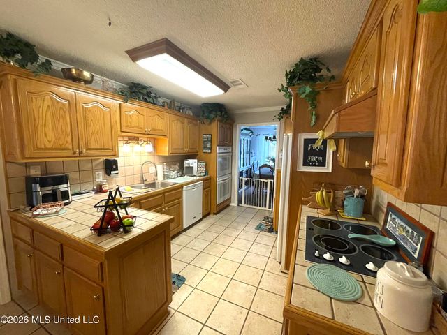 325 Westview Drive, Biloxi, MS 39531