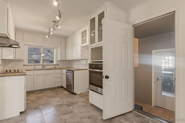 4416 E 58th Place, Tulsa, OK 74135