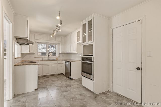 4416 E 58th Place, Tulsa, OK 74135