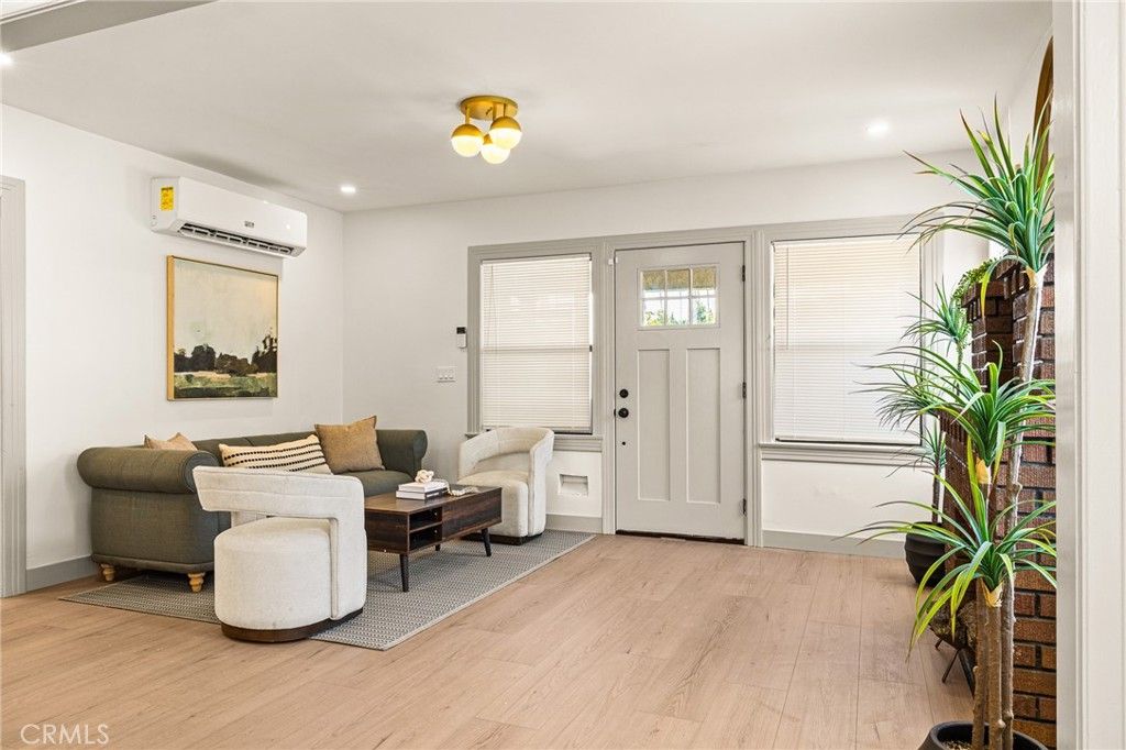 1132 W 56th, Los Angeles, CA 90037 — photo 2