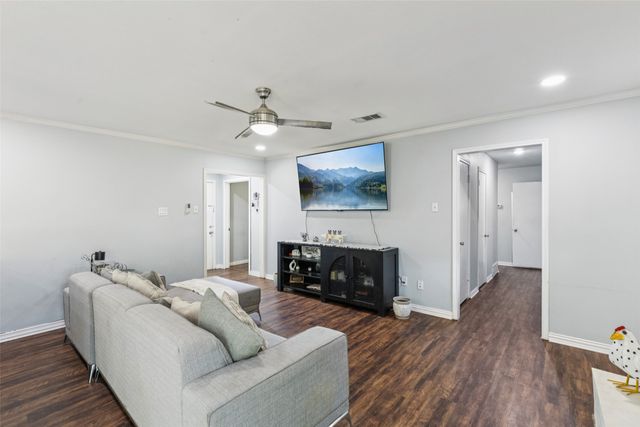 1901 Kris Street, Irving, TX 75060