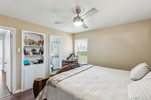 1901 Kris Street, Irving, TX 75060