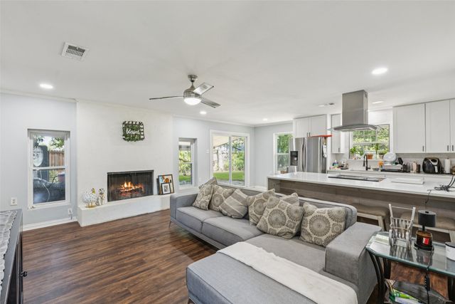 1901 Kris Street, Irving, TX 75060