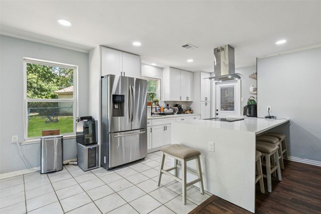 1901 Kris Street, Irving, TX 75060