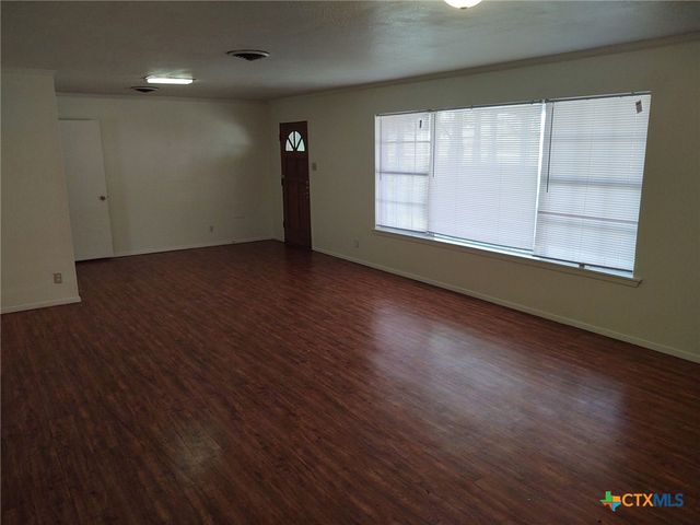 2112 N Interstate 35, San Marcos, TX 78666