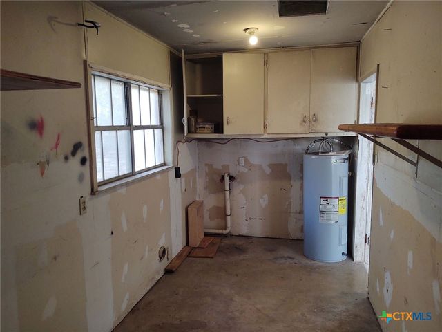 2112 N Interstate 35, San Marcos, TX 78666