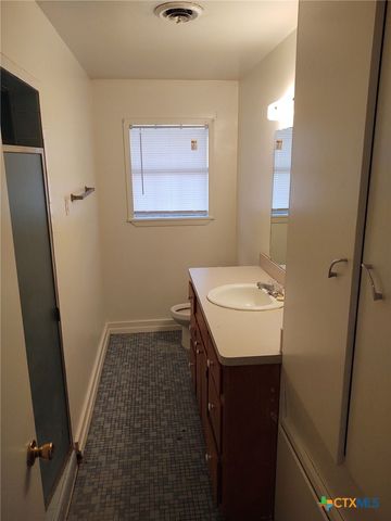 2112 N Interstate 35, San Marcos, TX 78666