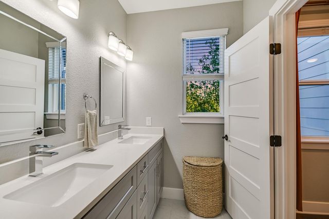 6310 Porter ST B, Austin, TX 78741