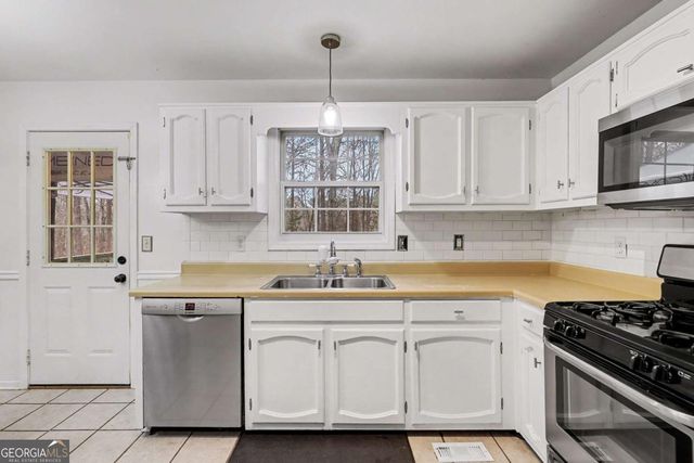 325 Madeline Way, Temple, GA 30179