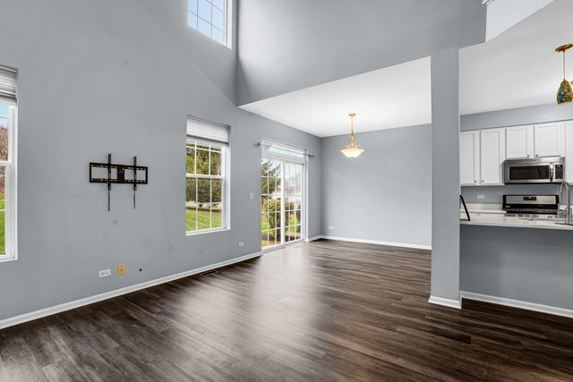 24135 W Walnut Circle, Plainfield, IL 60585