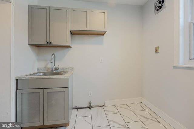 2661 N DOUGLAS ST, Philadelphia, PA 19132