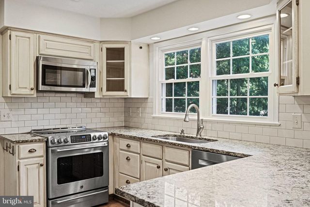 11919 LATIGO LN, Oakton, VA 22124