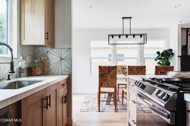 14322 Collins Street, Van Nuys, CA 91401