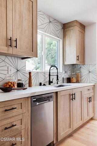 14322 Collins Street, Van Nuys, CA 91401