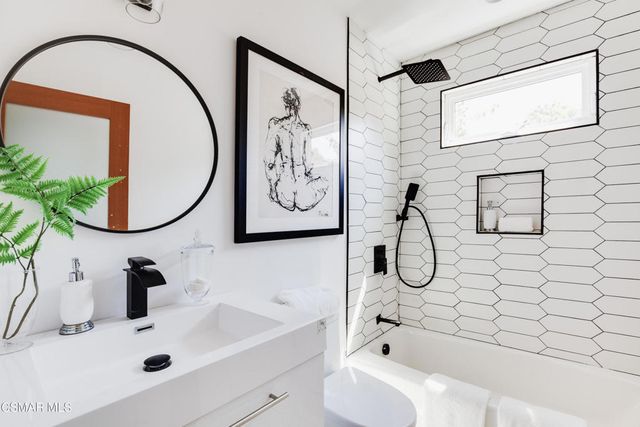 14322 Collins Street, Van Nuys, CA 91401