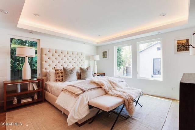 14322 Collins Street, Van Nuys, CA 91401