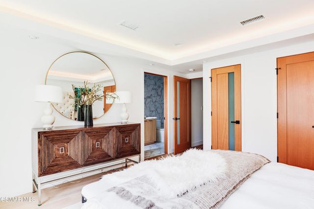 14322 Collins Street, Van Nuys, CA 91401