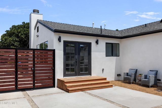 14322 Collins Street, Van Nuys, CA 91401