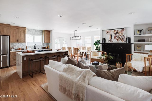 14322 Collins Street, Van Nuys, CA 91401