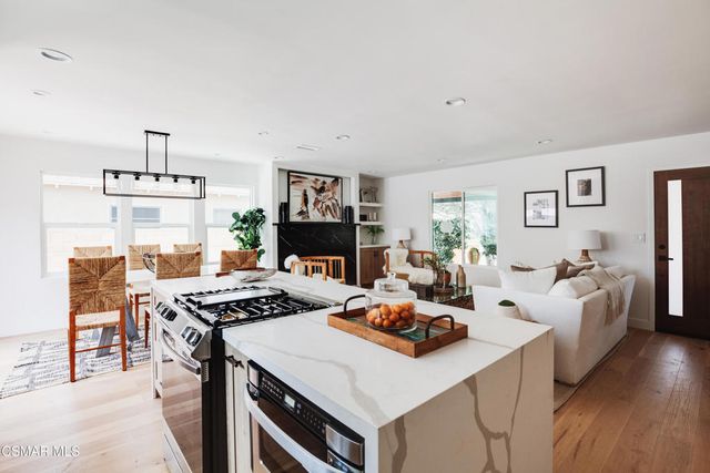 14322 Collins Street, Van Nuys, CA 91401