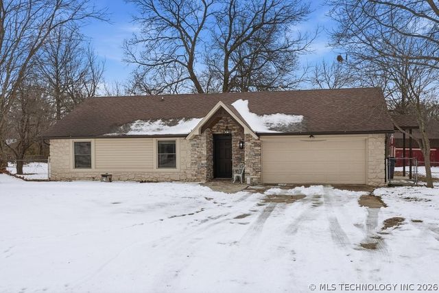 8558 E Melody Court, Claremore, OK 74019