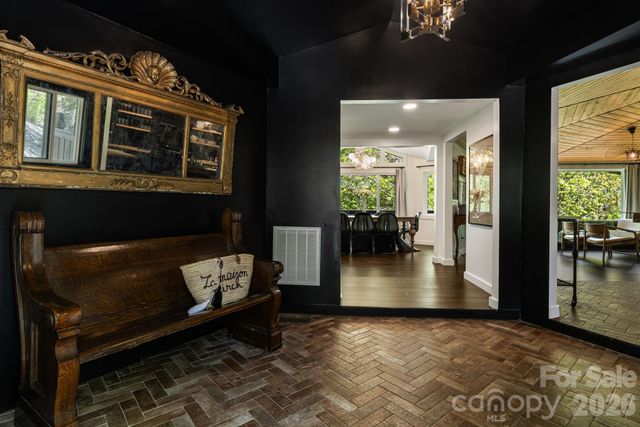 1 Patton Circle, Asheville, NC 28804
