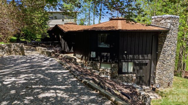 1 Patton Circle, Asheville, NC 28804