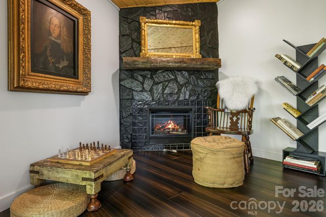 1 Patton Circle, Asheville, NC 28804