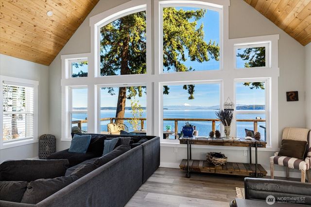 159 S Harrington Lagoon Road, Coupeville, WA 98239