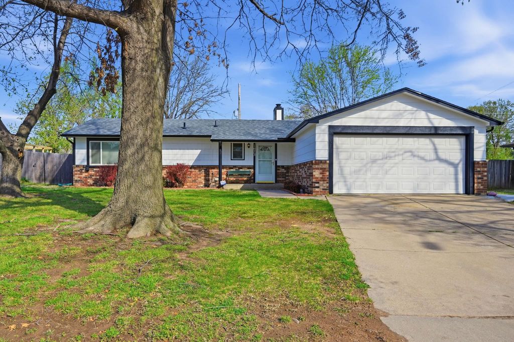 1673 N Timothy Ln, Wichita, KS 67212