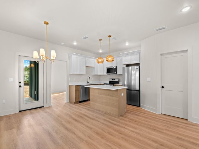 2411 E 16th Street, Panama City, FL 32405