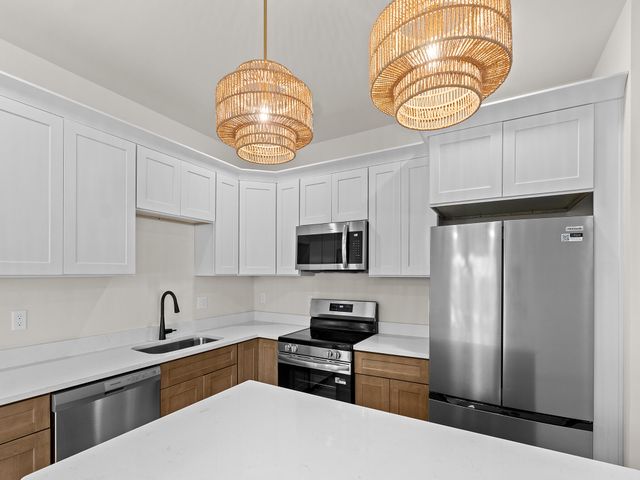 2411 E 16th Street, Panama City, FL 32405