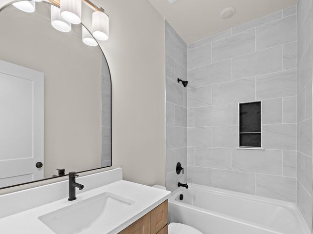 2411 E 16th Street, Panama City, FL 32405