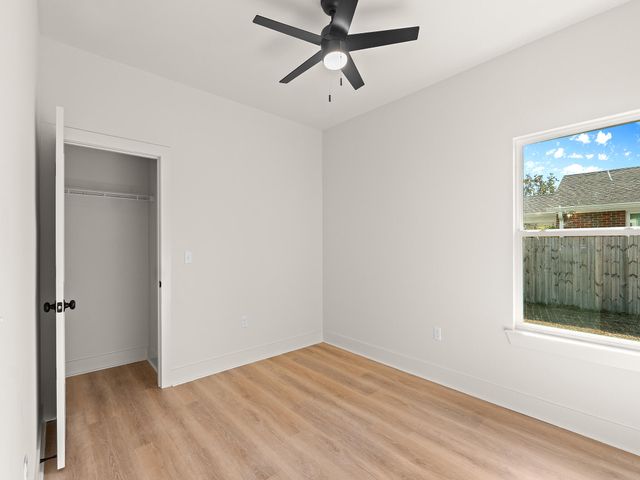 2411 E 16th Street, Panama City, FL 32405