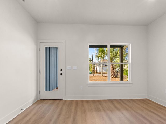 2411 E 16th Street, Panama City, FL 32405