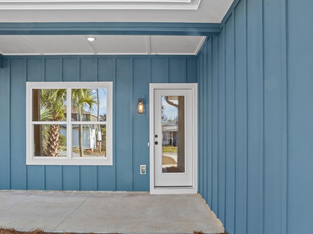 2411 E 16th Street, Panama City, FL 32405