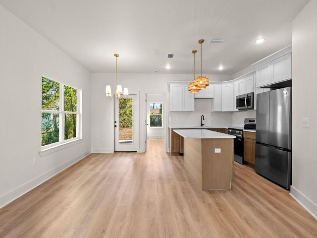 2411 E 16th Street, Panama City, FL 32405