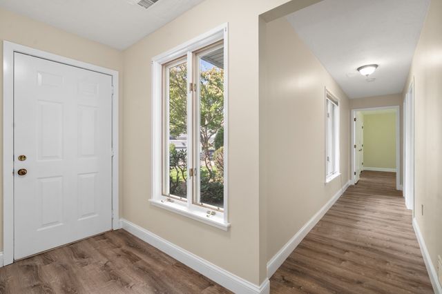 5 Farmer Rd 5, Milton, MA 02186