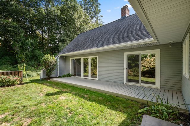 5 Farmer Rd 5, Milton, MA 02186