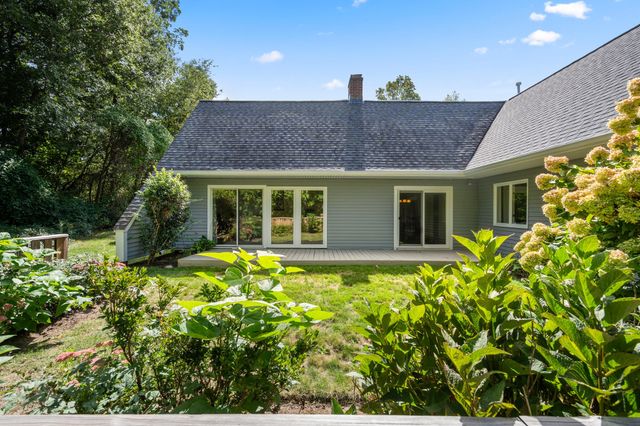 5 Farmer Rd 5, Milton, MA 02186