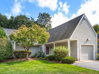5 Farmer Rd 5, Milton, MA 02186