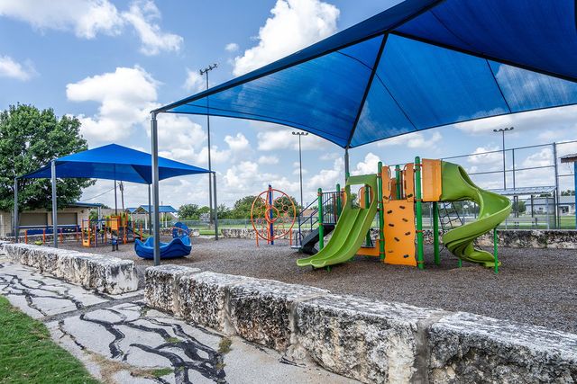 120 Paria CT, Jarrell, TX 76537