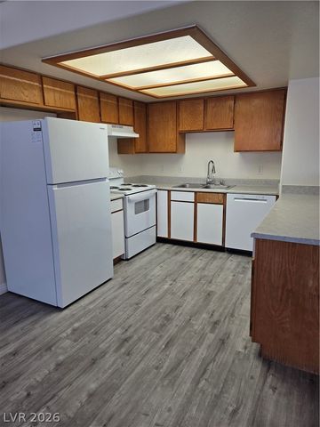 6553 McRae 201, Las Vegas, NV 89108