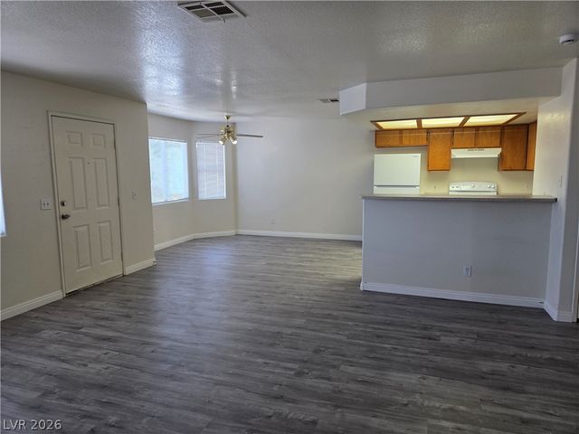 6553 McRae 201, Las Vegas, NV 89108