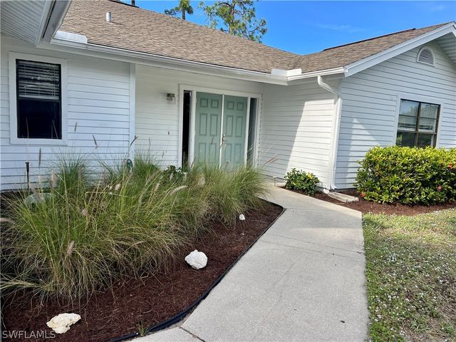 2251 QUEENS WAY E, Naples, FL 34112