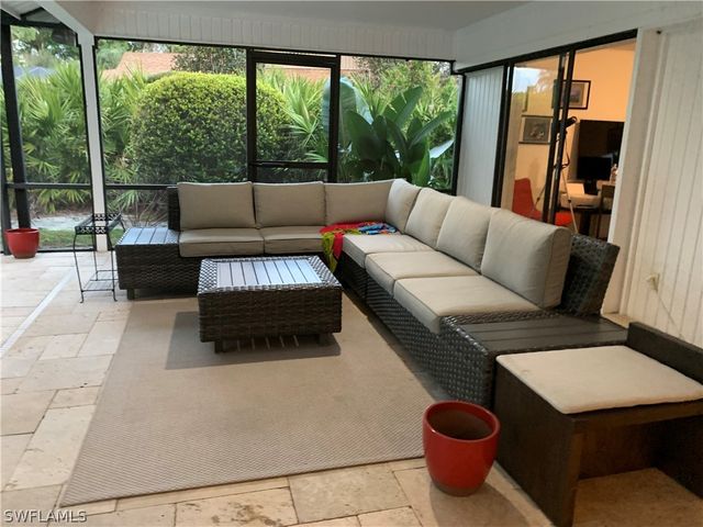 2251 QUEENS WAY E, Naples, FL 34112
