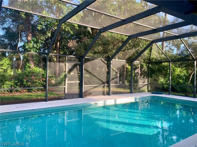 2251 QUEENS WAY E, Naples, FL 34112