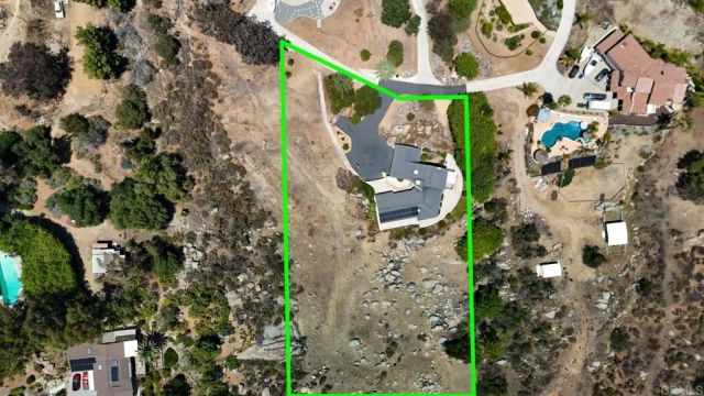 1450 Hidden Mesa Trail, El Cajon, CA 92019