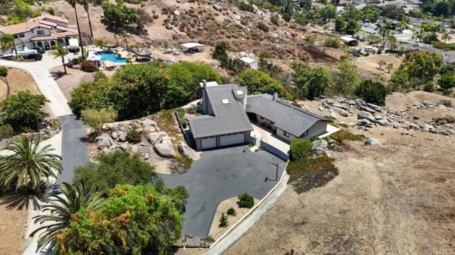 1450 Hidden Mesa Trail, El Cajon, CA 92019