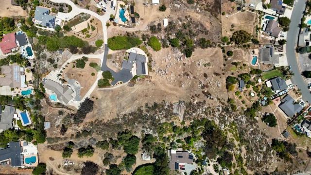 1450 Hidden Mesa Trail, El Cajon, CA 92019